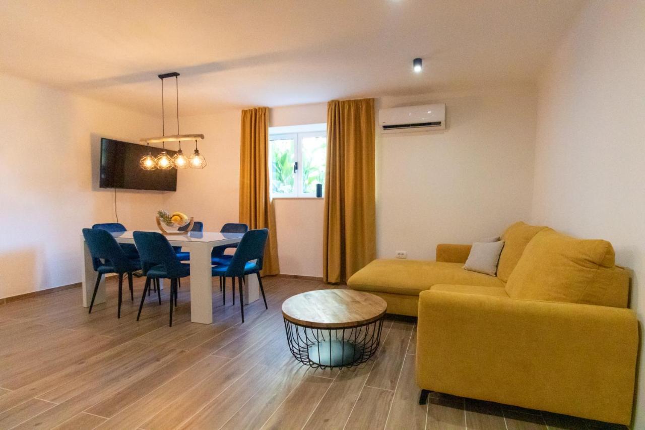 Lily Split Center Apartment Екстериор снимка