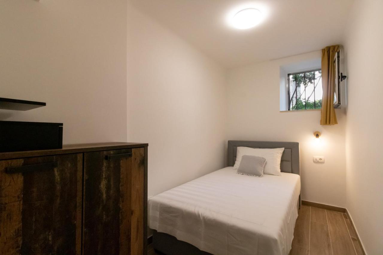 Lily Split Center Apartment Екстериор снимка