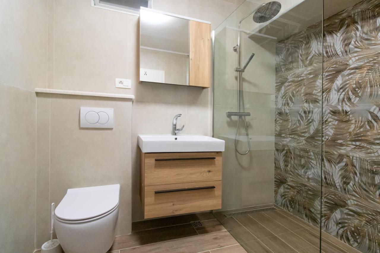 Lily Split Center Apartment Екстериор снимка
