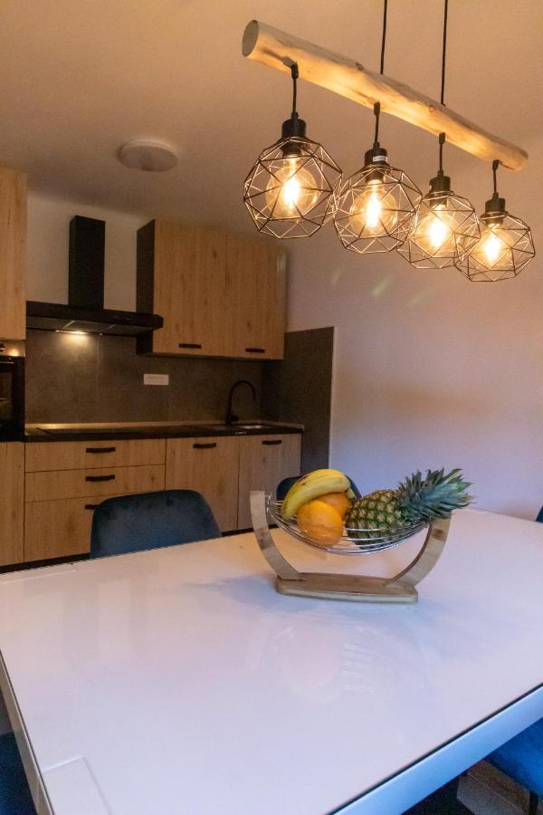 Lily Split Center Apartment Екстериор снимка